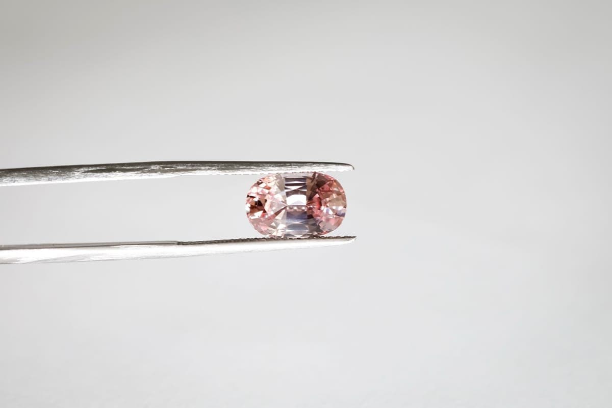 Padparadscha — precision-cut wholesale from Ceylon, Madagascar, calibrated to ±0.1mm, GIA-certified on request